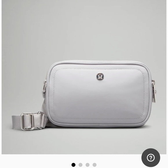Lululemon Crossbody Camera Bag 2L NWT silver drop - Picture 2 of 3
